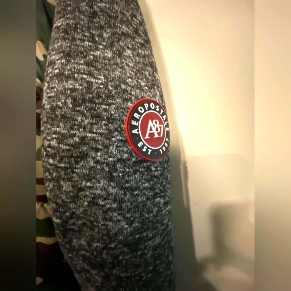 Aeropostale Camouflage Jacket with Gray Sleeves - Picture 2 of 3